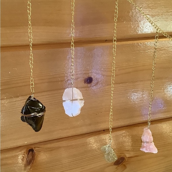 Raw Quartz Crystal Garland - Picture 4 of 6